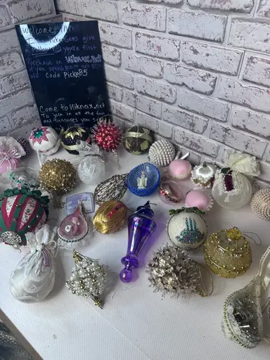 Pop Up Pick 2 Christmas Oraments For 10.00