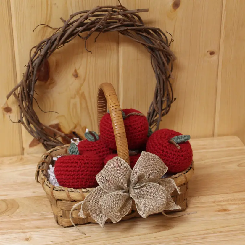 Vintage Basket of 6 amigurumi Apples
