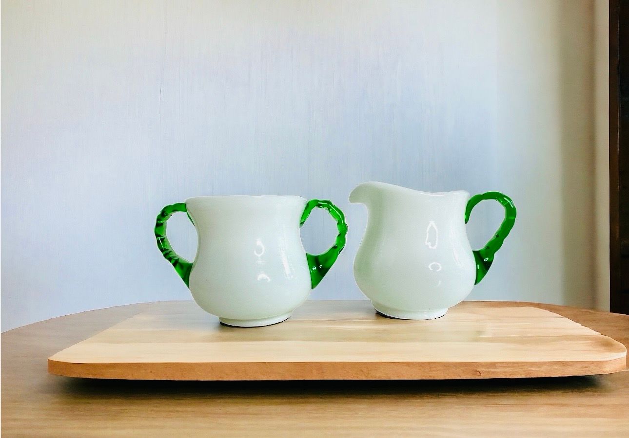 Niknax · Fenton Emerald crest white milk glass cream and sugar set