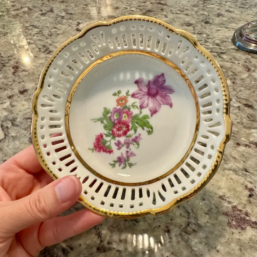 🎀 Vtg Schwarzenhammer Bavaria Reticulated Porcelain Bowl-* Call Out*