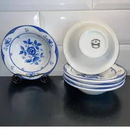 Brunelli Made in Italy Blue & White Floral Scroll Small Bowls (5)