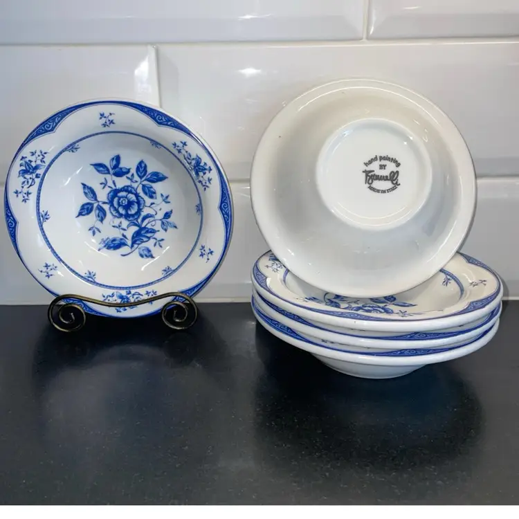 Brunelli Made in Italy Blue & White Floral Scroll Small Bowls (5)