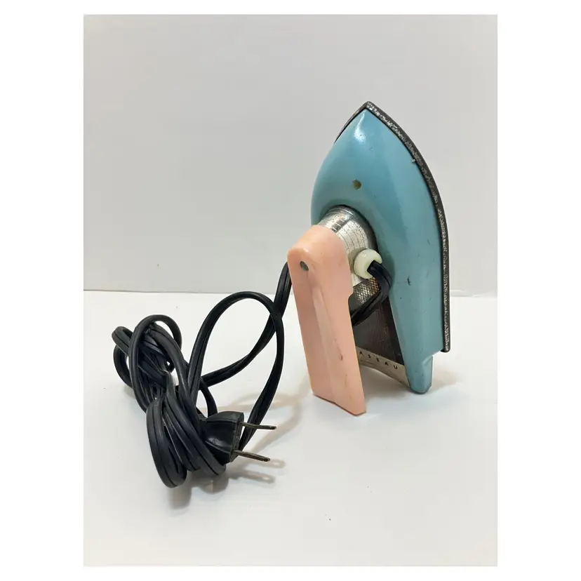 Nassau Toy iron