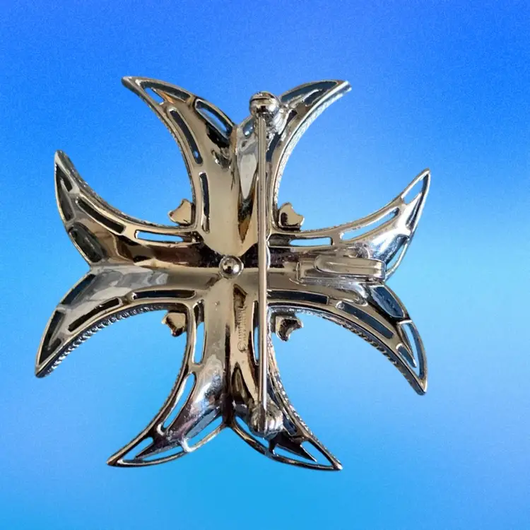 Vintage Crown Trifari  Silver Tone Maltese Cross Brooch/Pendant