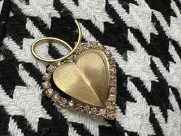 Vintage Pink Rhinestone 3-D Heart Brooch In Gold Tone