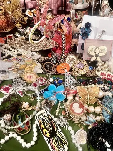 Jewelry! Lots Of $5 Starts 😍