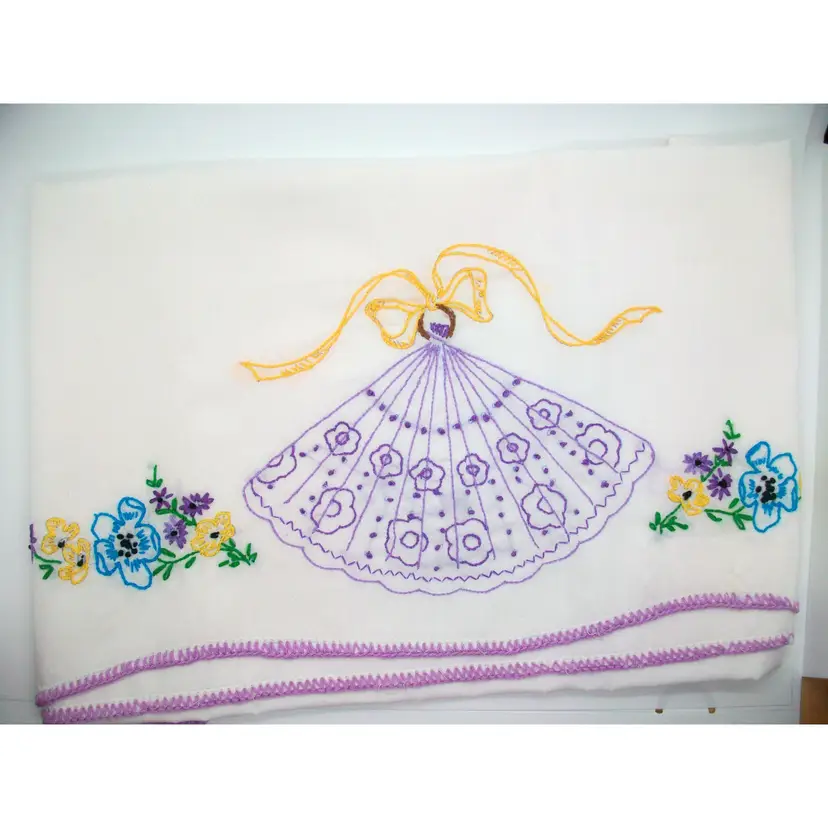 Vintage Set Embroidered Pillowcases Purple Fans Blue Yellow Flower Bouquets  Super Standard Size 20.5" x 28"
