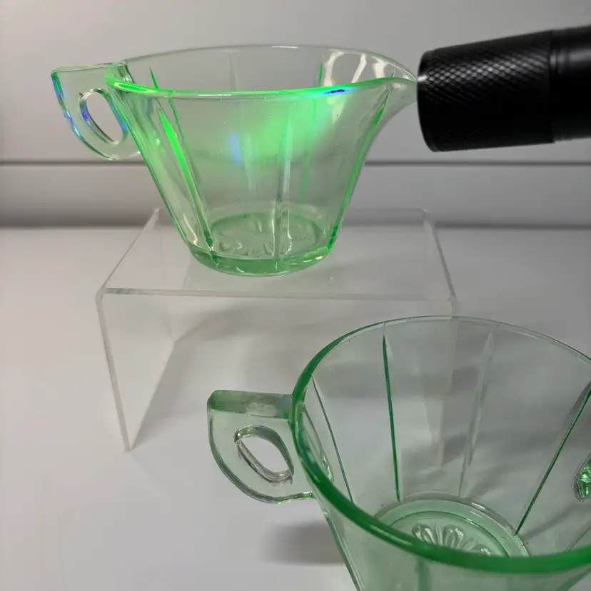 US Glass Co Uranium Glow Creamer And Open Sugar