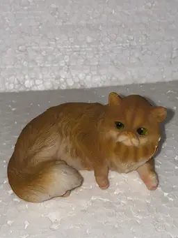 Vintage Resin Cat Figurine As Pictured All Average 3.5-4" In Length