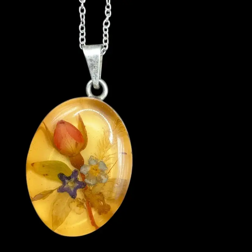 18” Link Italy Sterling Chain W/ Floral Lucite Pendant 1”