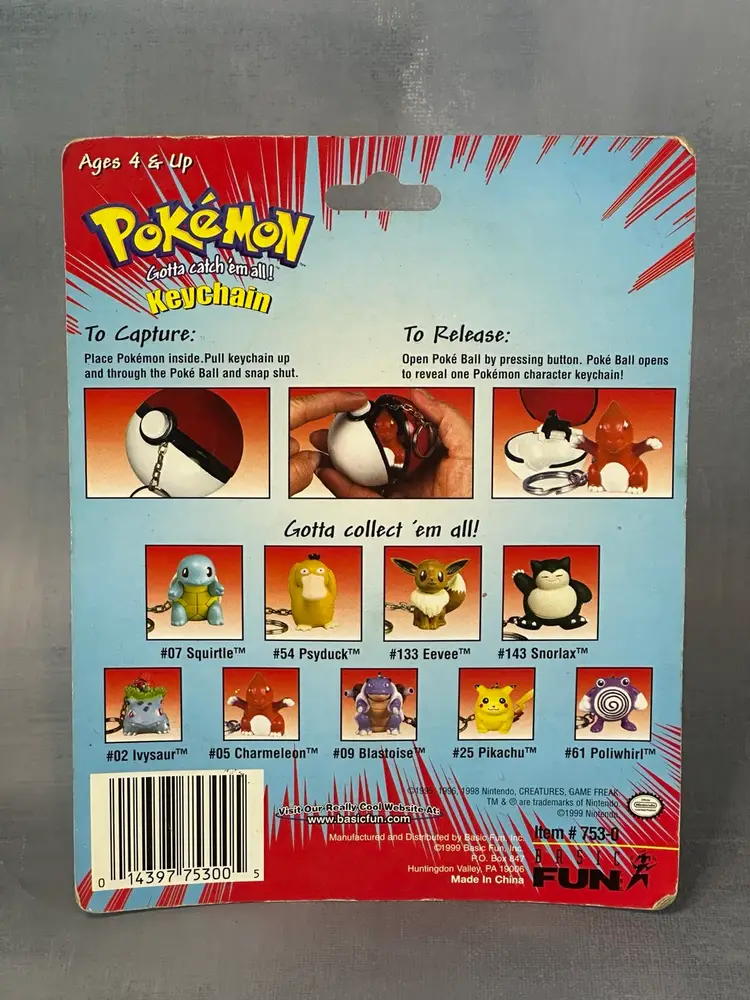New/Sealed Vintage 1999 Pokemon Eevee Keychain