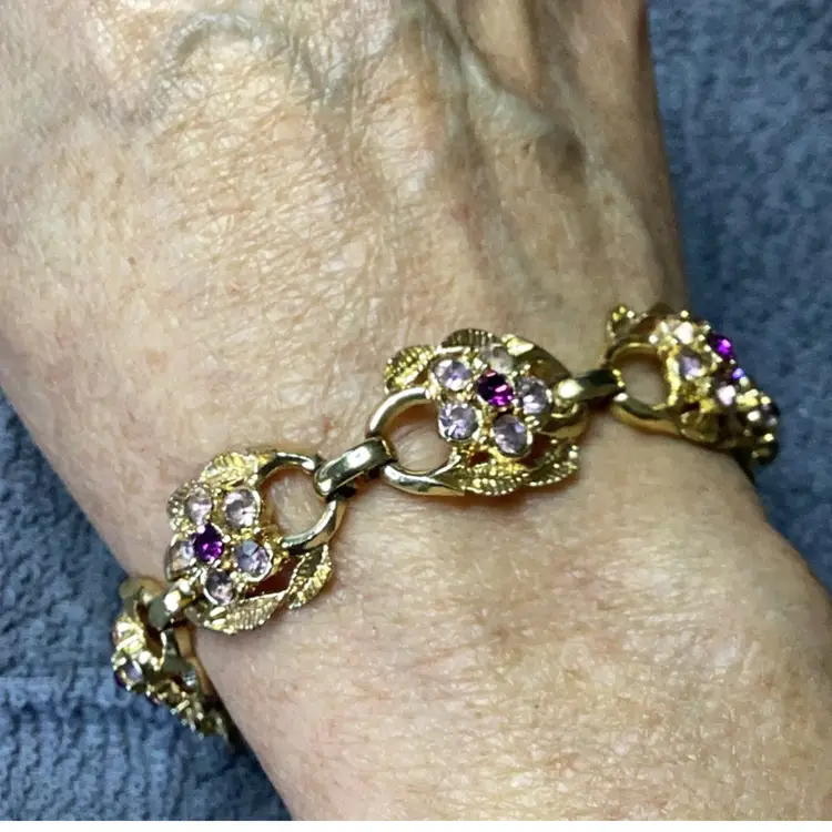 Vintage Coro Gold Tone Bracelet Pink And Purple Rhinestones Flowers 7”