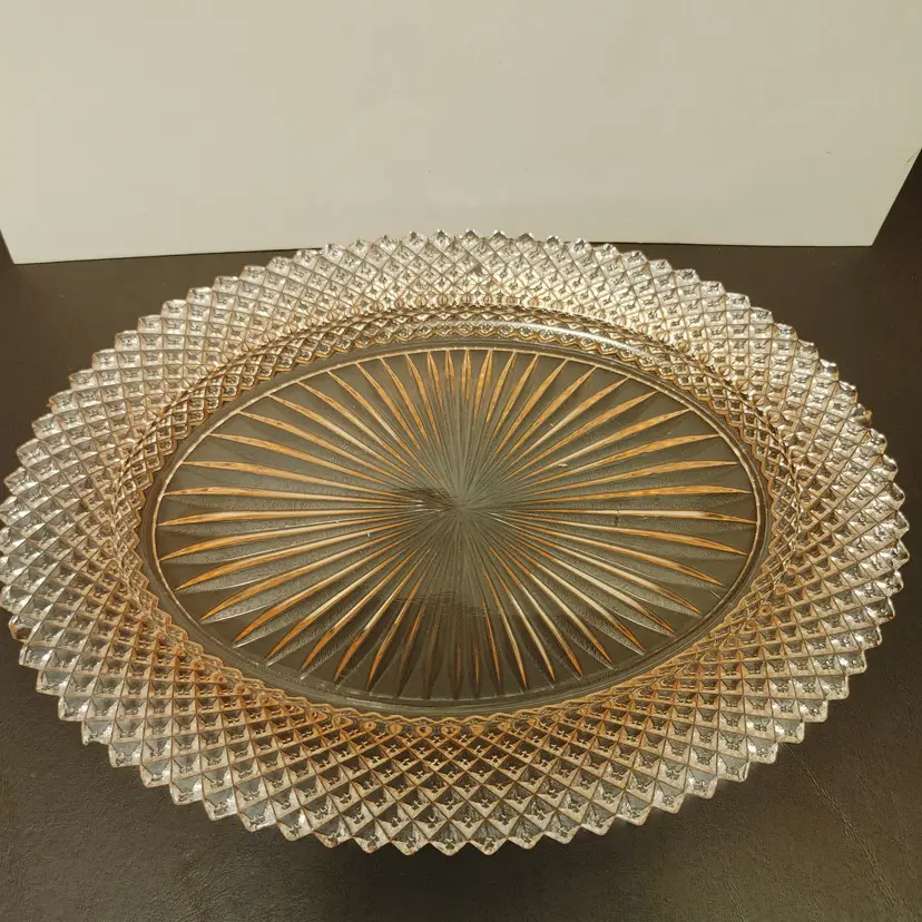 Pink depression glass oval platter. No chips or cracks.