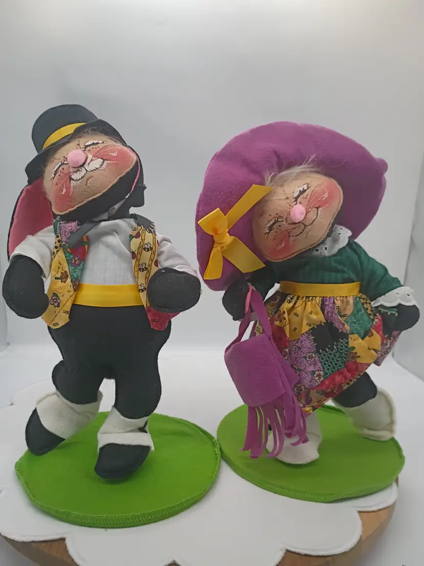 Vintage 1998 Annalee USA made Victor & Victoria Black and White Rabbits Easter Parade Series. #9923 &9921