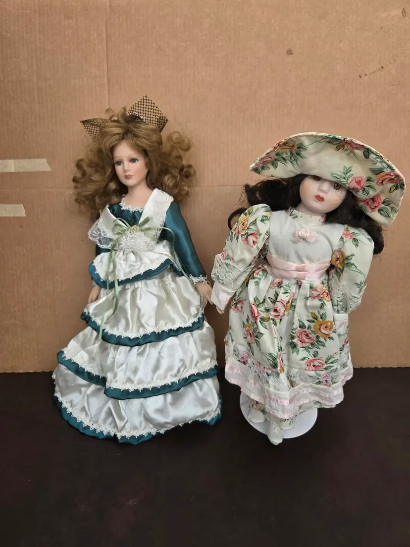 Vintage Porcelain Dolls lot