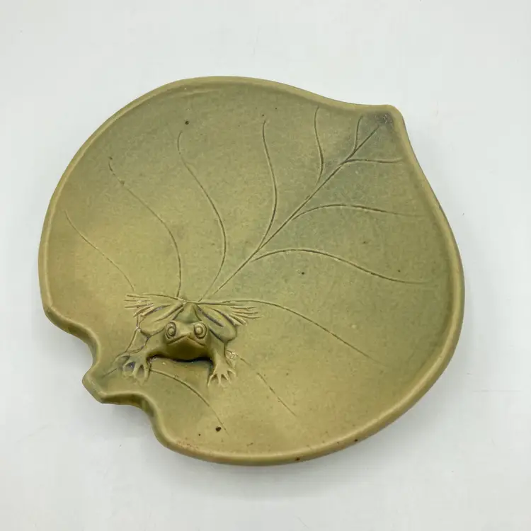Ceramic Pottery Frog on Lily Pad Leaf Dish Trinket Soap Matte Green Glaze 5.5"