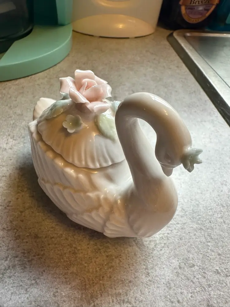 Porcelain swan trinket box with rose decoration by Karen Carson Candle
Creations.