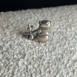 Itty Bitty Winnie The Pooh Brooch Pewter 1.5cm