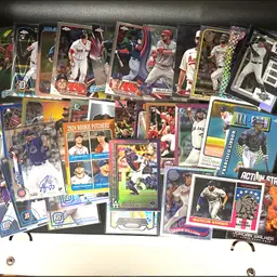 Lot of 34 Cards Auto Included