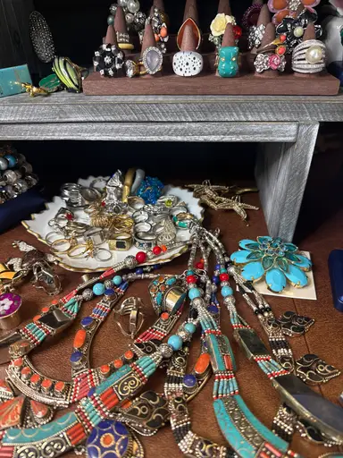 Jewelry Pop Up Costume And Alpaca Real Stone