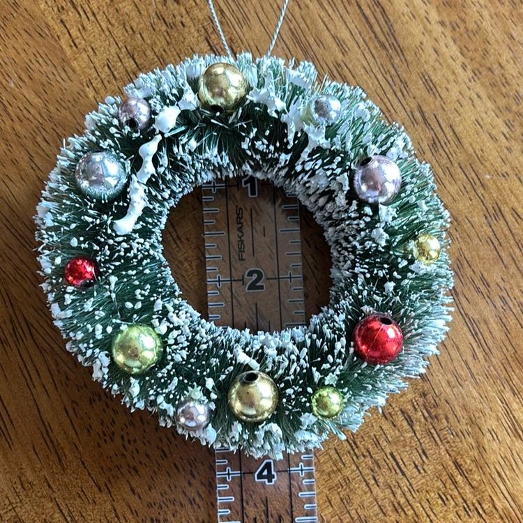 Vintage Bottle Brush 4” Wreath