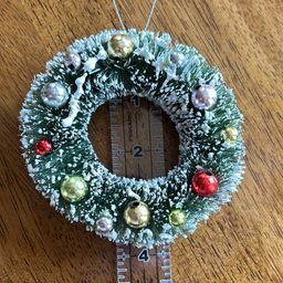 Vintage Bottle Brush 4” Wreath
