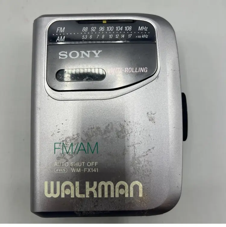Sony Walkman WM-FX141 Portable Cassette Player AM FM Radio W/headphones “READ”