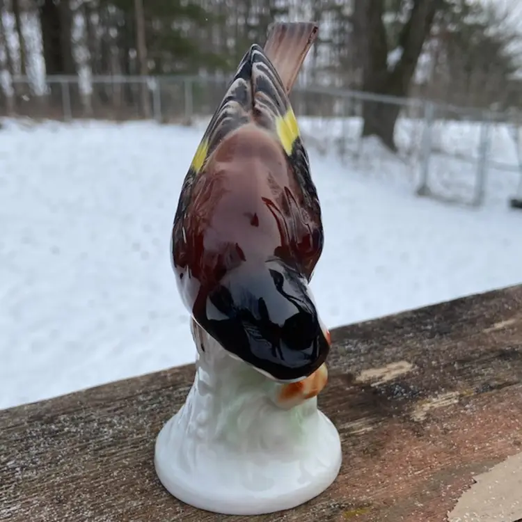 Vintage Unterweissbach, Germany, Porcelain Bird Figurine (#8510A). 5”h. *read