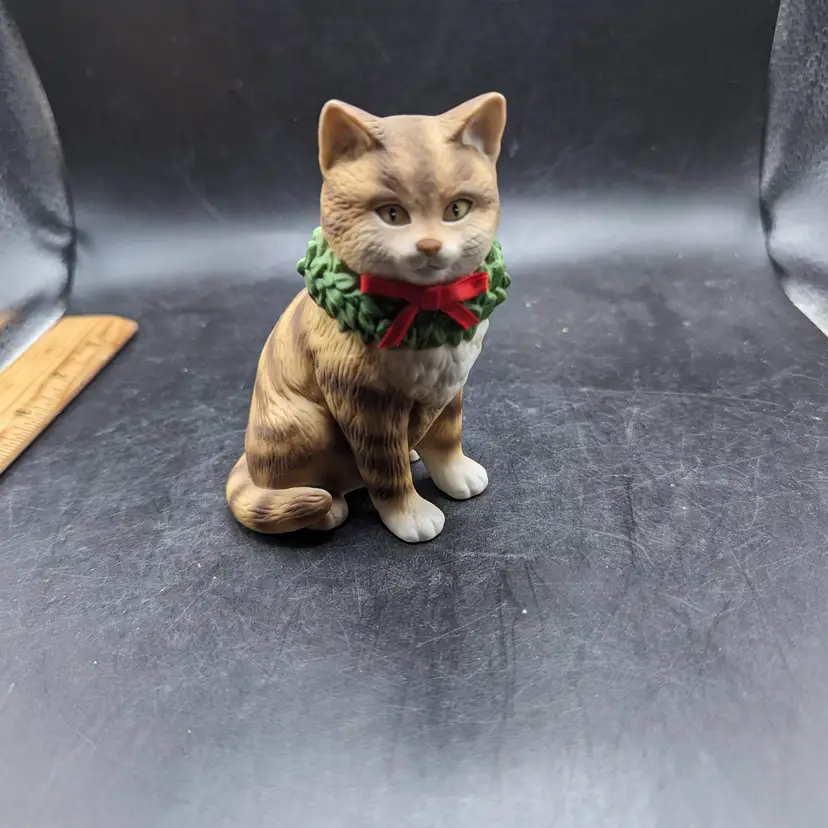 Vintage Christmas Cat Kitten Schmid Tabby Gordon Frazer 1985 Red Bow Holiday.