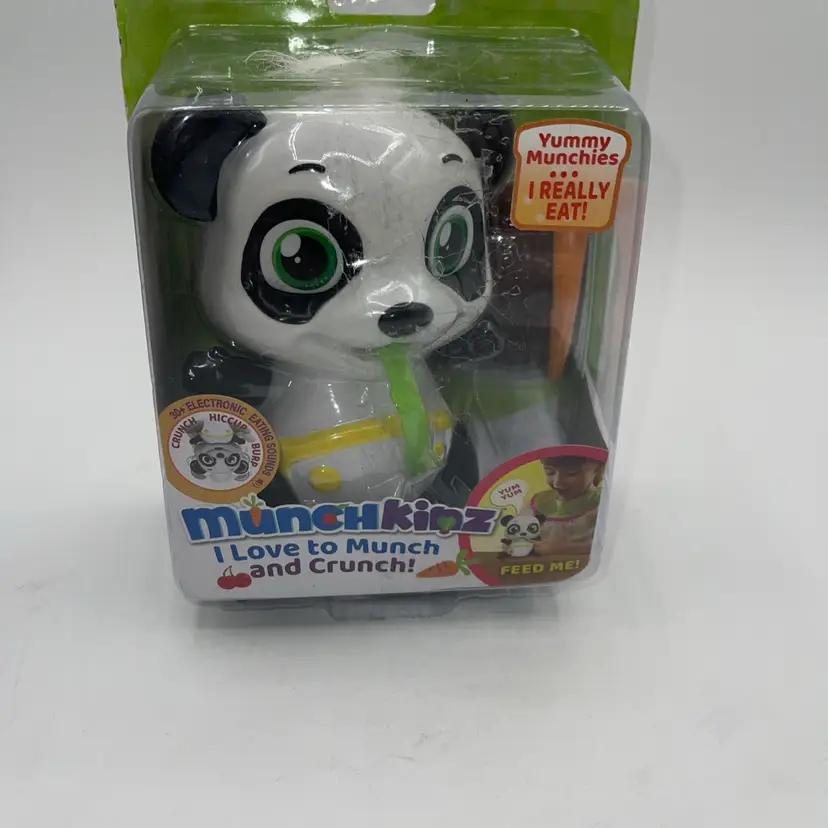 Munchkinz Interactive Pet Eating Panda with 30+ Sounds and Movement NEW!