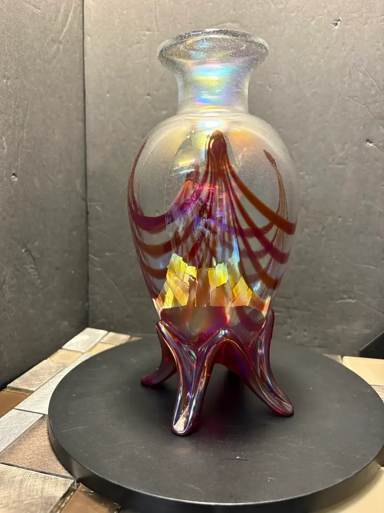 Vintage Handblown Pulled Feather Iridescent  Art Glass Pulled Father 3 Footed Vase Signed Joe Deanda