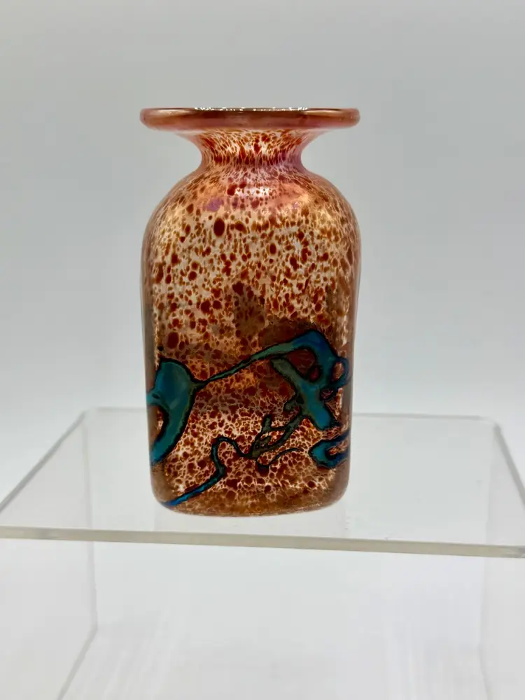 Robert Held 3.5”Tall Square Bud Vase w/Iridescent Swirl Splash SIGNED + Sticker