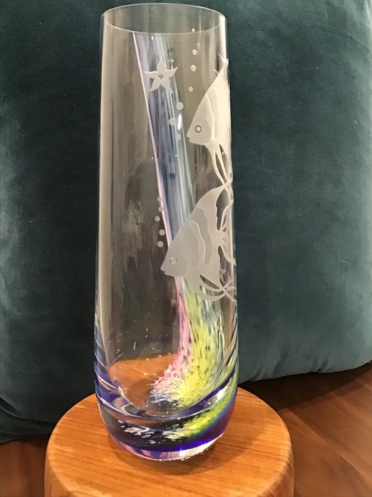 1421-Scottish Caithness Etched Glass Vase With Angel Fish