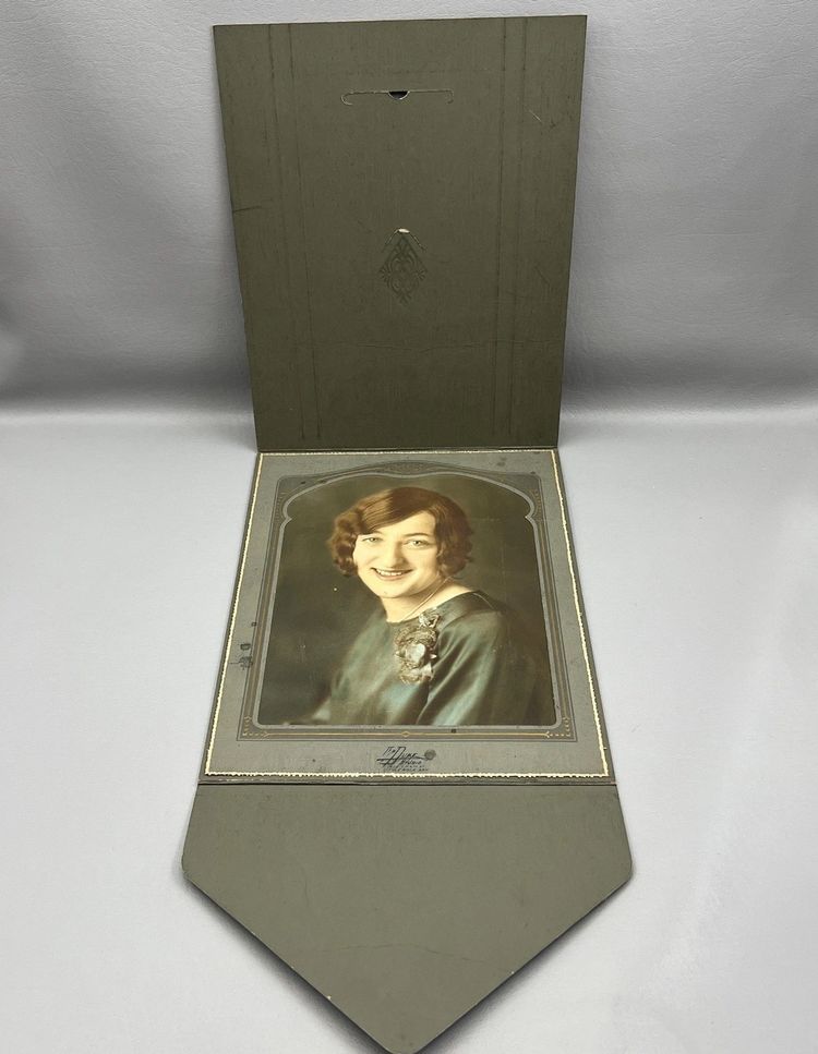 Antique Portrait Photo Color Woman Blue Eyes Brooch The Duke Little Rock AR Arkansas 1920s