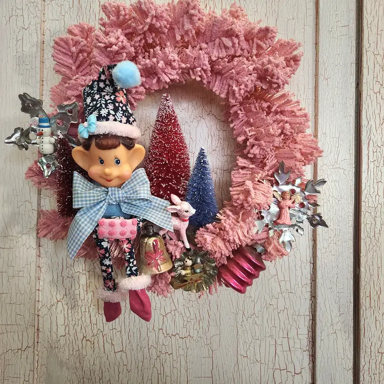 Pink and Blue Christmas Wreath with Kneehugger