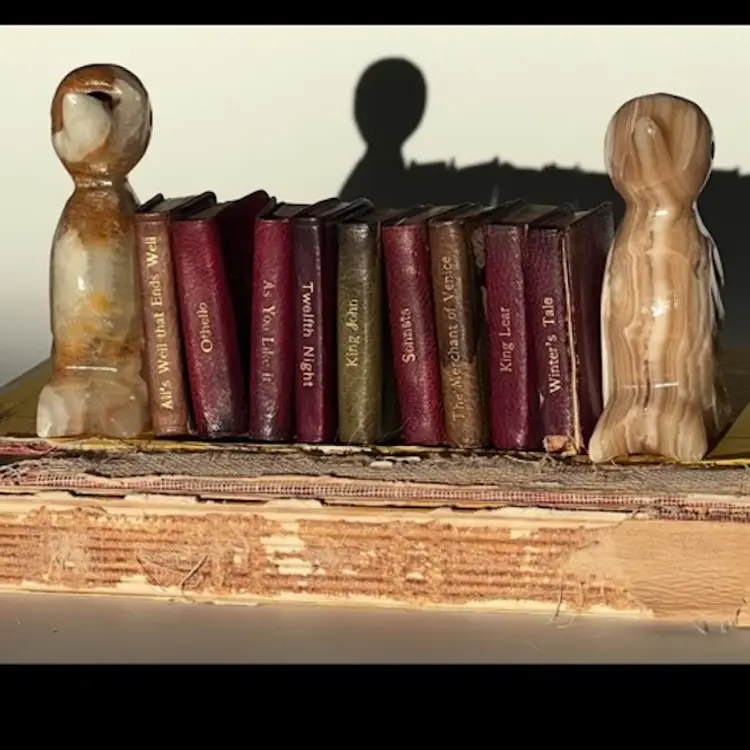 Onyx Bird Vintage TWO Figurines Tan Brown Hand Carved Stone Bookends 9 Miniature Shakespeare Novels