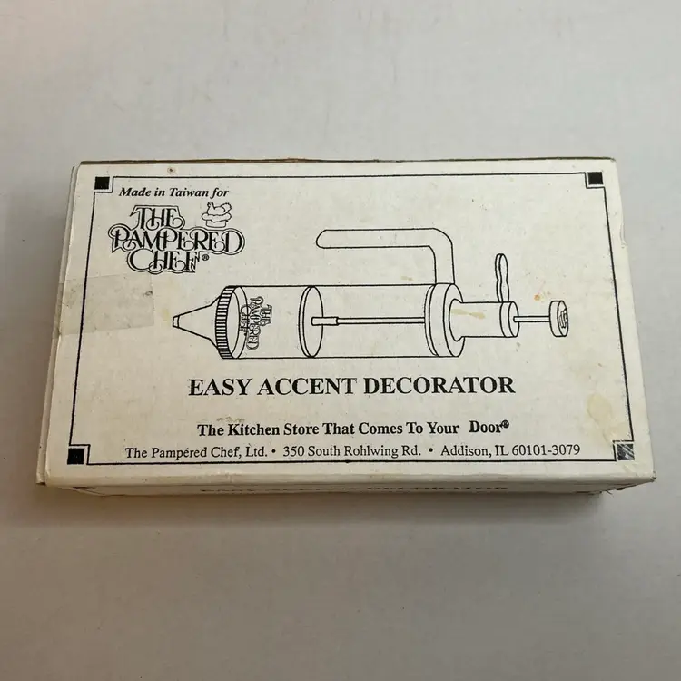 The Pampered Chef Vintage Easy Accent Decorator open box vintage