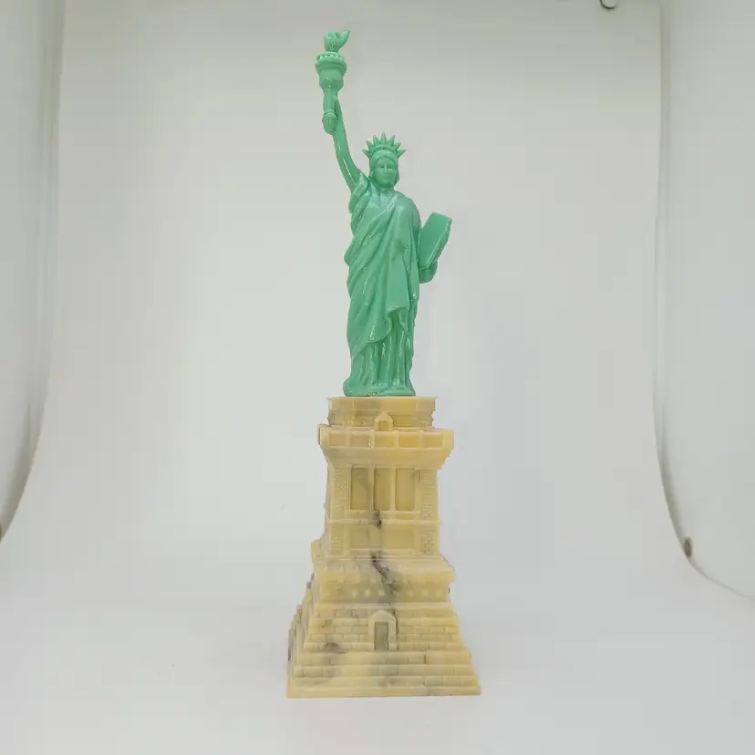Vintage Mid Century Plastic Statue Of Liberty Souvenir Circa 1950s