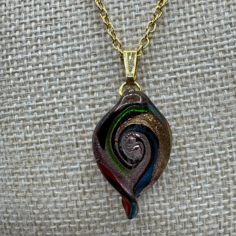 Dainty Art Glass Gold Tone Necklace