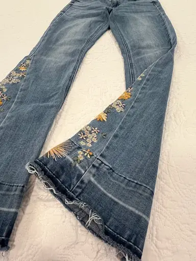 Fashion & Furs - Purses,Accessories And Clothing 