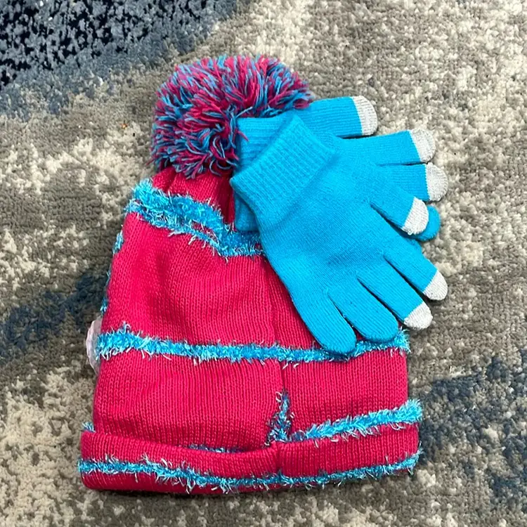 Girls Hat And Glove Set Size S/M NWT