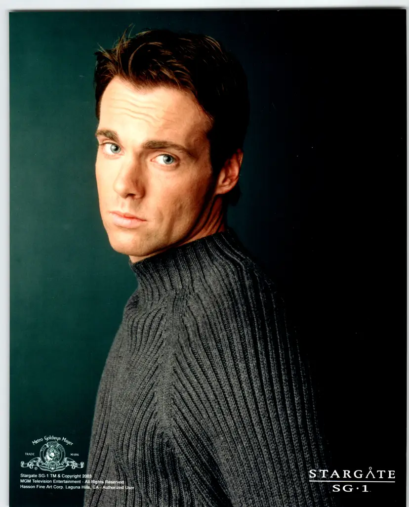 Stargate SG-1 Michael Shanks Daniel Jackson Sweater 2003 Original Photo 8" x 10"