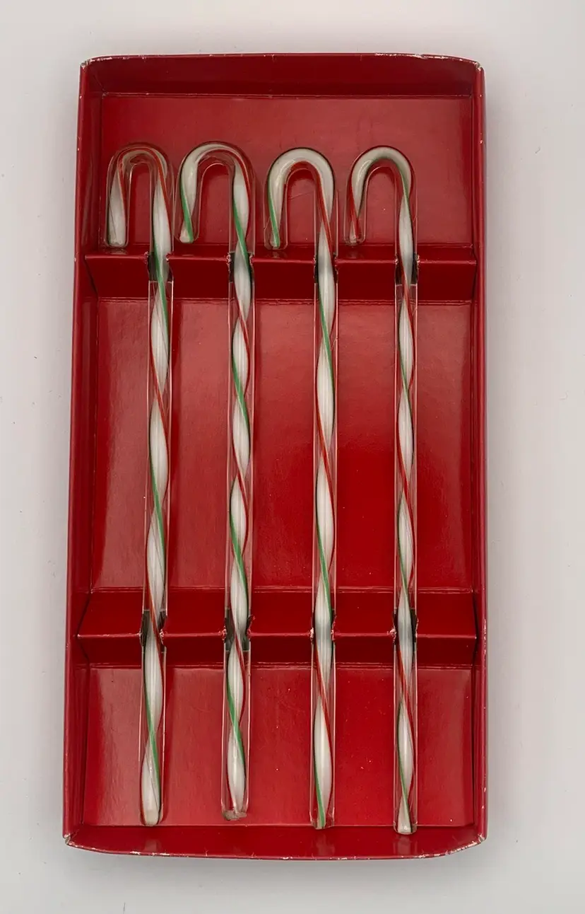 Pier 1 Swizzle Sticks Candy Canes. Box Of 4. Red, Green and White twist Inside Clear Glass