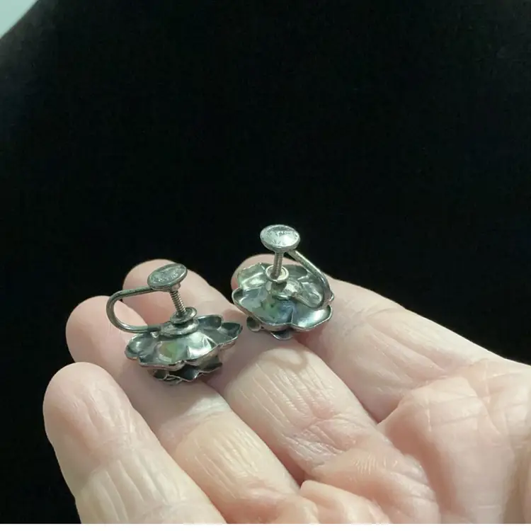 Vintage 925 Sterling Danecraft . Rose Bud Screw back Earrings.