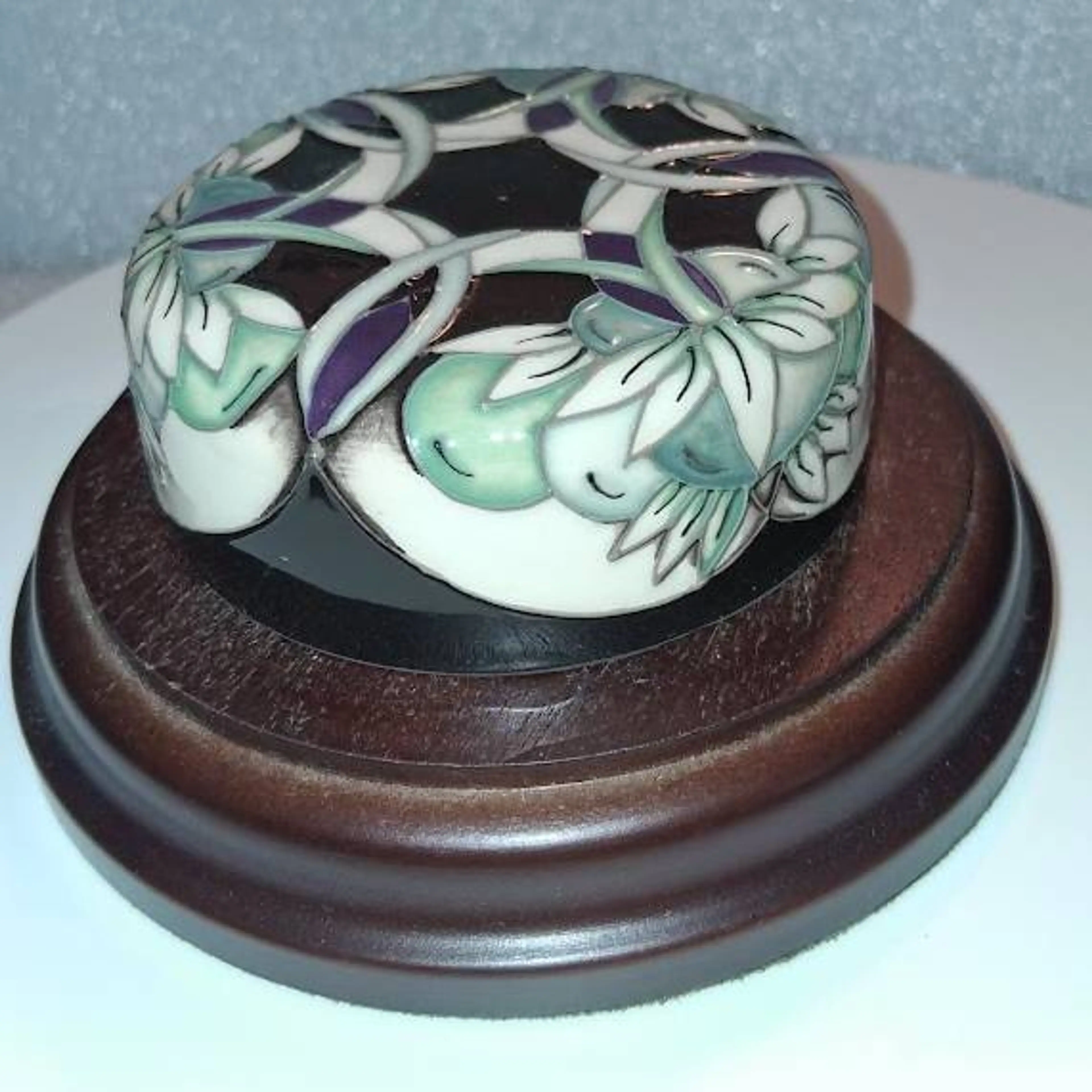 Image 3 of 8