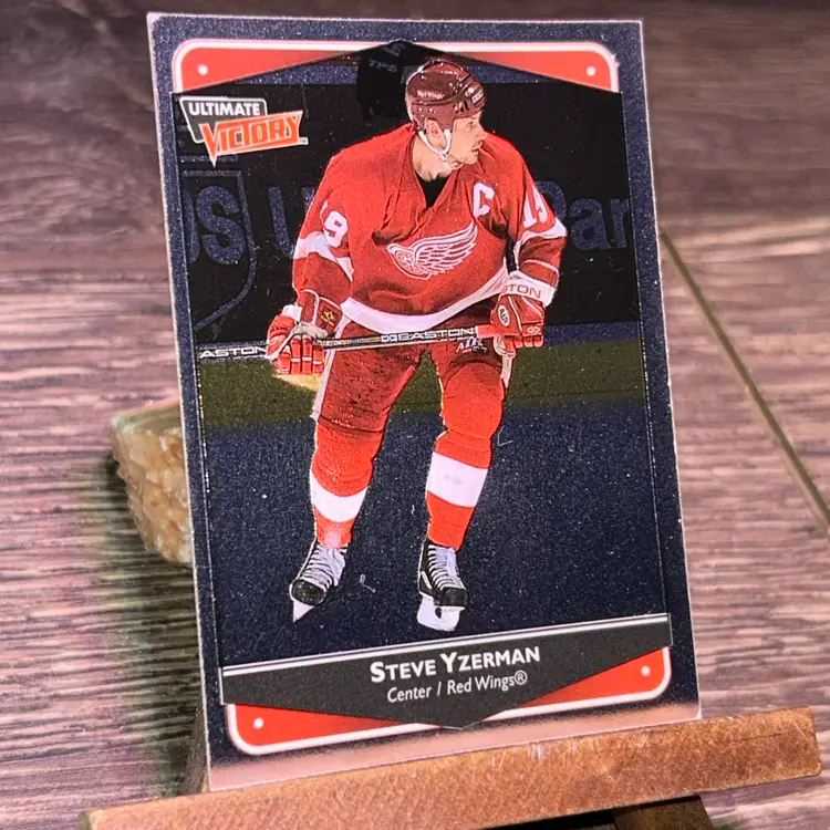 Vtg 1999-00 Upper Deck Ultimate Victory #31 Steve Yzerman Detroit Red Wings HOF