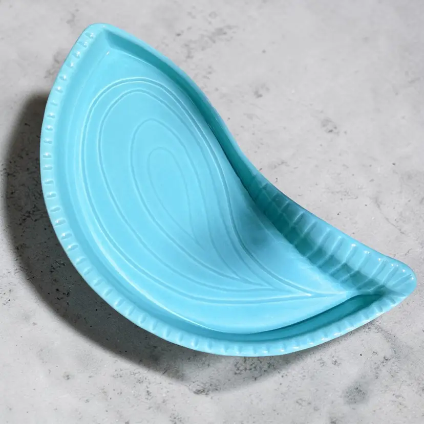 Vtg MCM Cottagecore Pottery USA 350 Turquoise Leaf Dish Plate Platter Tray