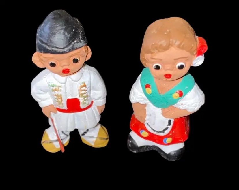 #28-  40% Off Sale-Vintage Red Clay Mud People Figurine From Mexico As Shown 2" (was $10)