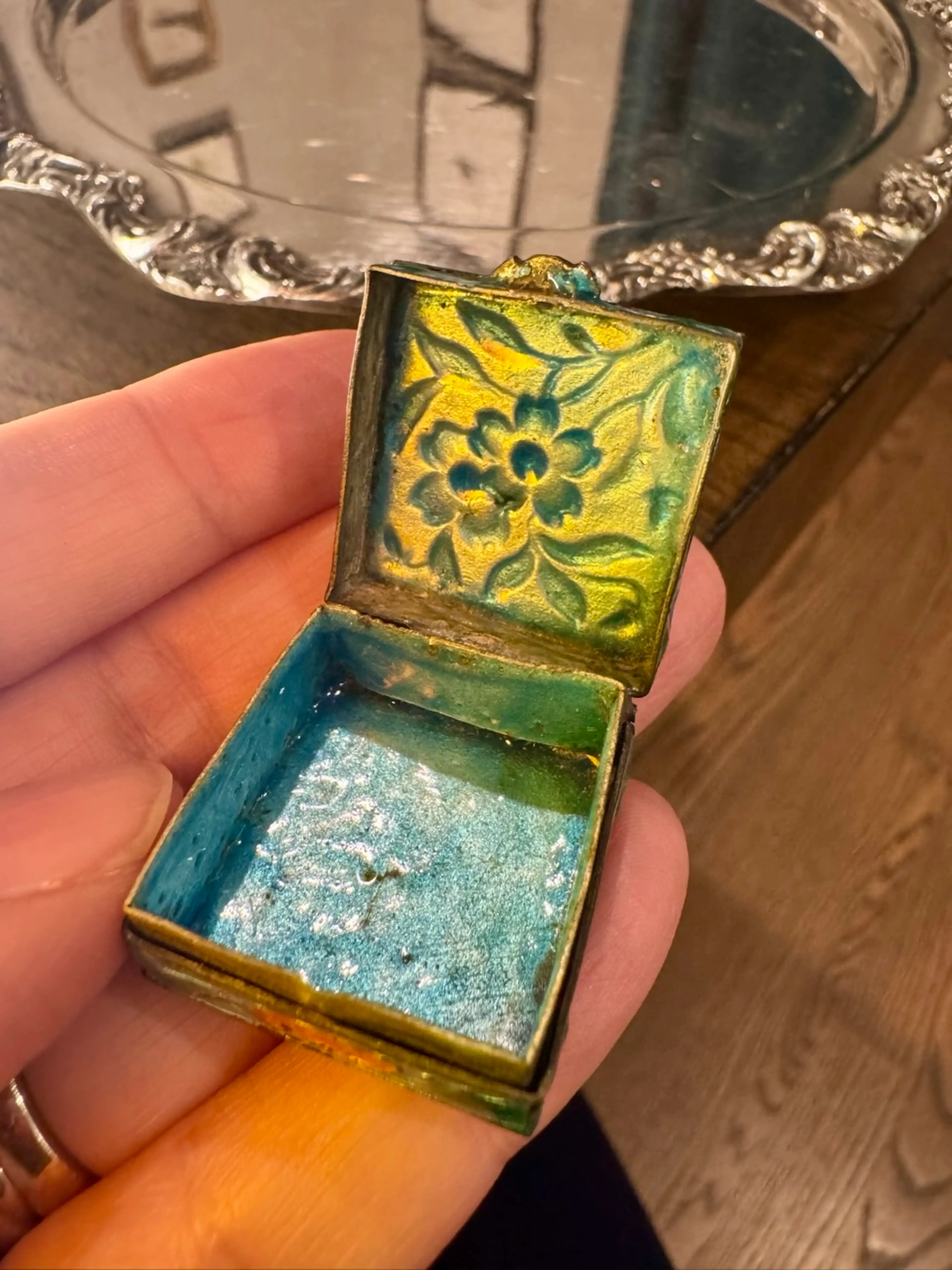 Image 3 of 3