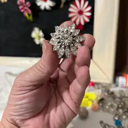 Vintage Rhinestone Starburst Flower Brooch – Silver Tone Floral Pin